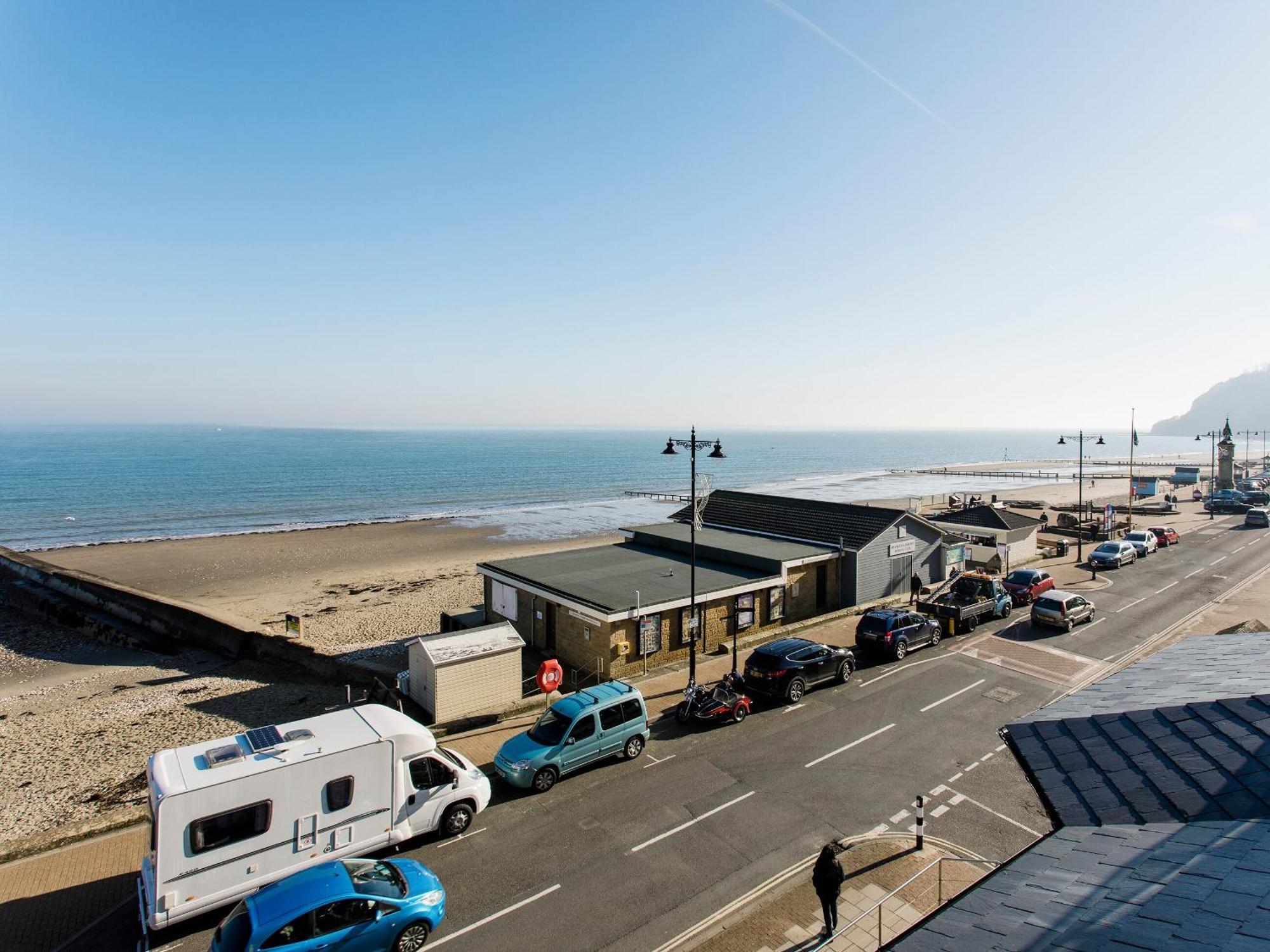 Sunny Beach Apartments Shanklin Extérieur photo